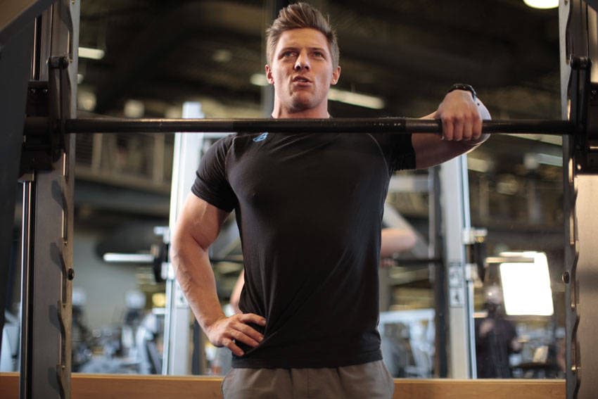 Smith Machine One-Arm Upright Row, position 2 of 2